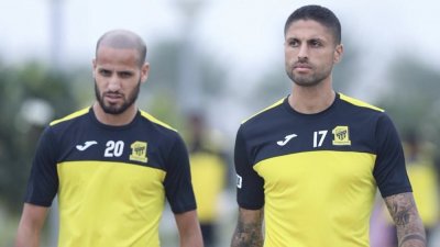 فوز الأحمدي وداكوسطا في كأس محمد السادس