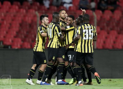 مدرب أوروبي جديد في طريقه لتدريب الأحمدي داكوسطا