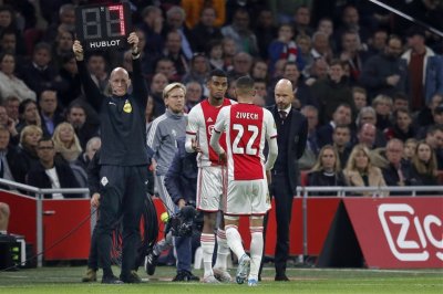 هذا ما قاله تين هاغ بعدما أثار غضب زياش