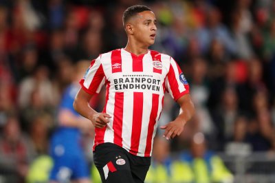 أيندهوفن يعاني بسبب إحطارين