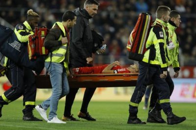 إصابة مقلقة لهذا الأسد