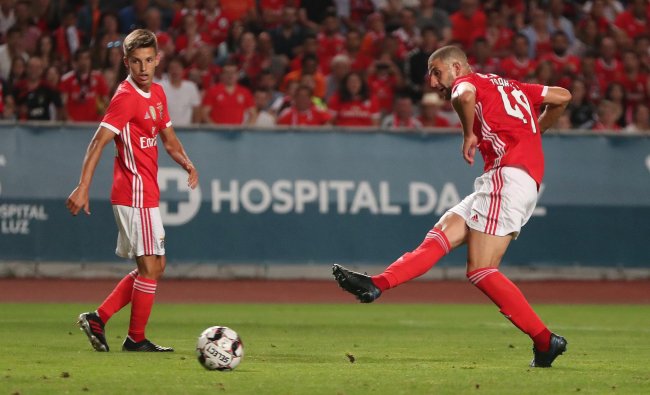 تاعرابت فقد رسميته داخل أسوار بنفيكا