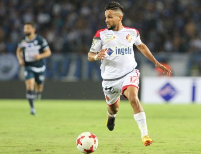 أووك يغادر معسكر المحليين