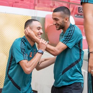 أجاكس يثني على جهود زياش ومزراوي مع الأسود