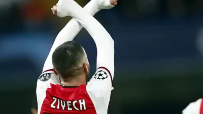 كالتشيو ميركاطو: صراع ثلاثي على أيقونة المغرب