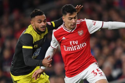 بوفال أحرج الارسنال في قلب ملعب الإمارات