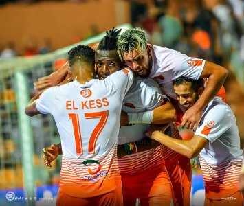 نهضة بركان يحرج  الكاف  بسبب الوداد