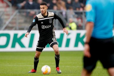 تين هاغ لم يحسم مشاركة مزراوي اليوم لهذا السبب