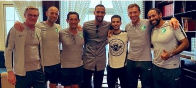 هذان الأسدان زارا الناخب الوطني السابق