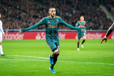 أرقام مدهشة للمبدع زياش خارج أمستردام