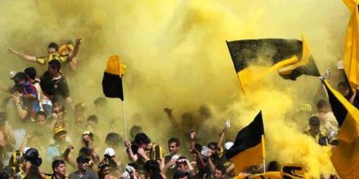 جمهور المغرب الفاسي يمنع اللاعبين من التدريب