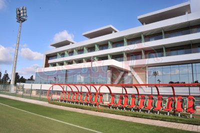 لقجع يضع الشروط للعمل بمركب محمد السادس لكرة القدم