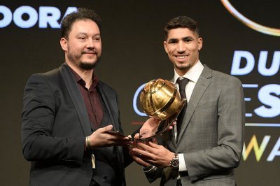 دورتموند احتفى بلاعبه المغربي بعد تتويجه بجائزة  غلوب سوكر 