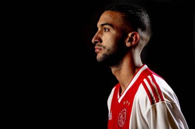  فرانس فوتبول  تتوج محرز وتمنح الوصافة لزياش