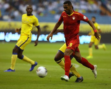 مدرب ضمك  يطرد  ياجور أيضا!