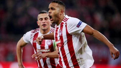 يوسف العربي..فيلسوف في بلاد الحكمة يبهر وحيد