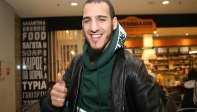 ياسين أيوب من فاينورد إلى باناتينايكوس