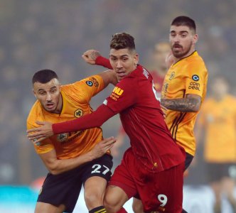 سايس يقاتل ويسقط في آخر لحظة أمام ليفربول