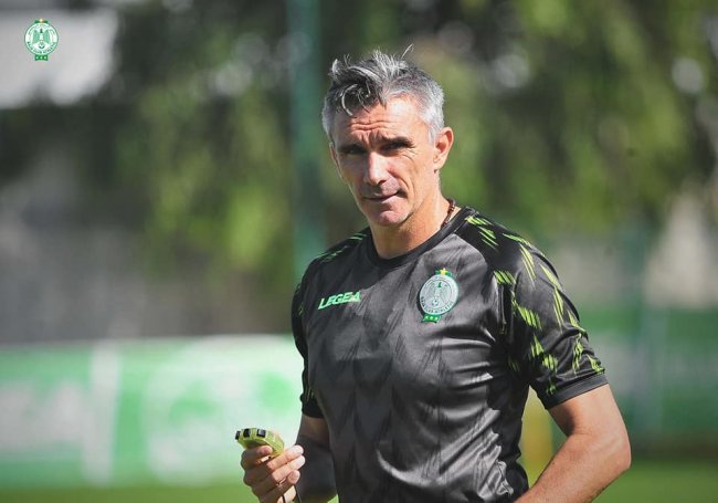 16 مدربا في مهب الريح