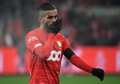 كارسيلا يصنع هدفا ويرجح كفة سطاندار