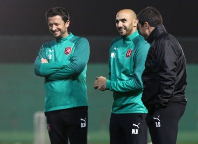 الركراكي يحتفظ بالمدرب المساعد في الدحيل