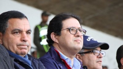 أيت منا ينقذ الكوكب من الإعتذار