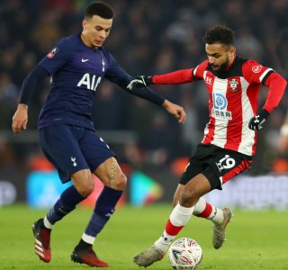 بوفال يضرب طوطنهام ومورينيو