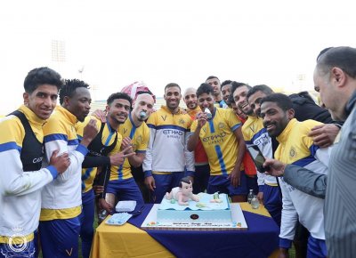 النصر يقيم احتفالا مصغرا لحمد الله