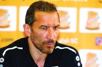 بنعسكر: لاعبو أم صلال يحتاجون لتطوير أنفسهم