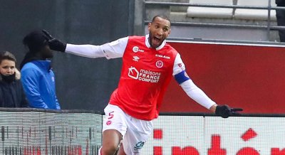 رأسية عبد الحميد تعيد النقطة لرانس