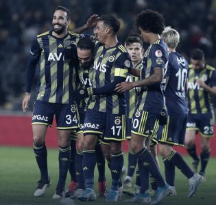 درار يضرب موعدا مع داكوسطا في النصف