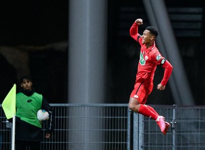 الشويعر يهز شباك الباريسيين وينهار