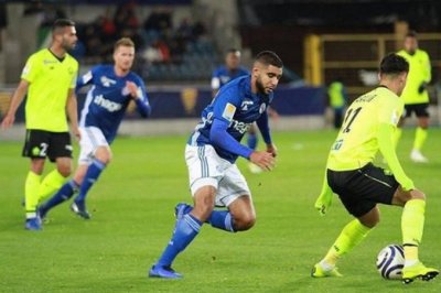 روما الإيطالي يراقب هذا الشبل