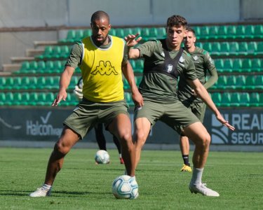 محمد مزيان يلتحق بكبار ريال بيتيس