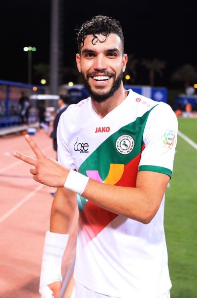 أزارو يخضع للفحص ضد المنشطات