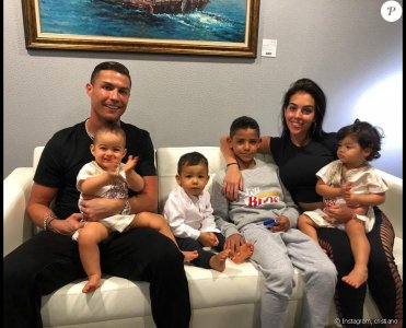 وباء كورونا يجبر كريستيانو رونالدو على ترك ايطاليا