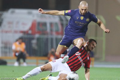 صورة معبرة.. أمرابط يُسقِط الداودي ويَبْلُغ  الثالث 