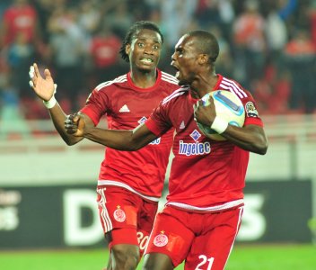 النادي الافريقي مهدد بالمنع من الانتداب بسبب لاعب ودادي سابق