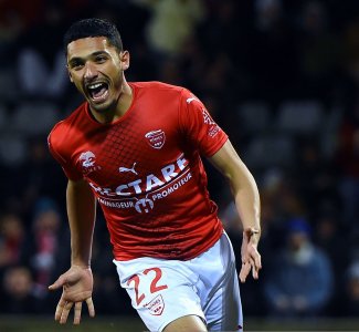 بن رحو تعرض لإحباط شديد بعد تعليق تصفيات الكان 