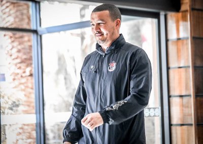 زوجة الدولي السابق نبيل باها تنقذ أسرة من التشرد