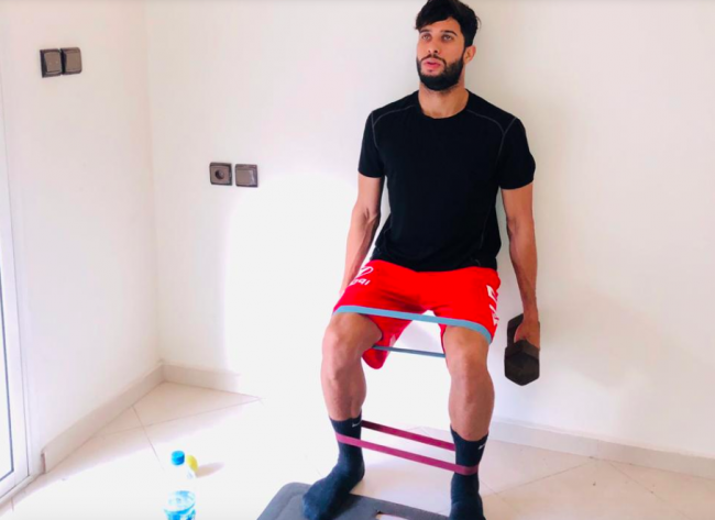 يحيى جبران: العزل ليس عطلة أتدرب وكأني سألعب نهائي عصبة الأبطال