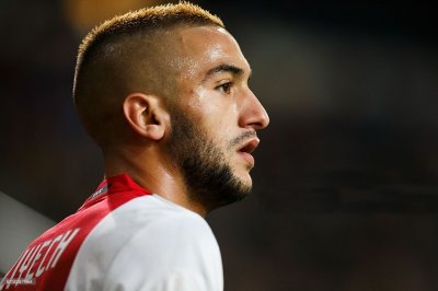 راتب شهر إضافي من أجاكس لزياش