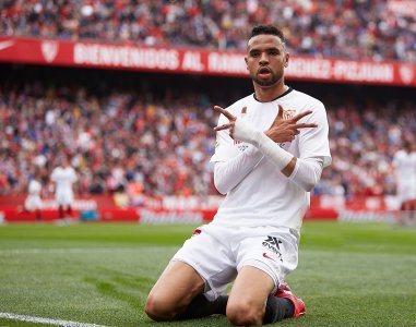  المنتخب  تحلق بكم إلى عالم النصيري بالأندلس