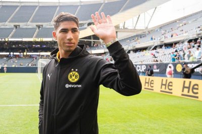 مدرب دورتموند يخشى على حكيمي الجانب الذهني!