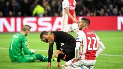 عين أجاكس أمستردام على مهاجم مغربي