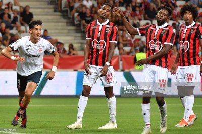 مدافع الأسود مطلوب للعب بألمانيا