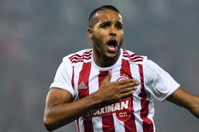 يوسف العرابي يوجه رسالة لأولمبياكوس