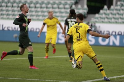 تقرير  المنتخب  : 3 أهداف لحكيمي في قمة البوندسليغا