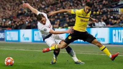 الصحف الإنجليزية.. لهذا السبب طوطنهام مهتم بحكيمي