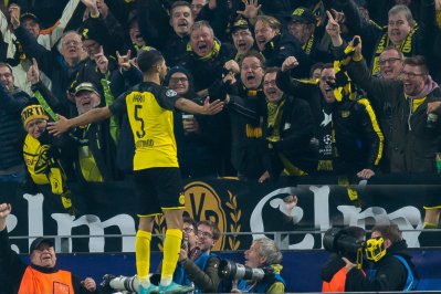 أرقام مدهشة لأشرف حكيمي بالبوندسليغا والبطولات الخمس الكبرى